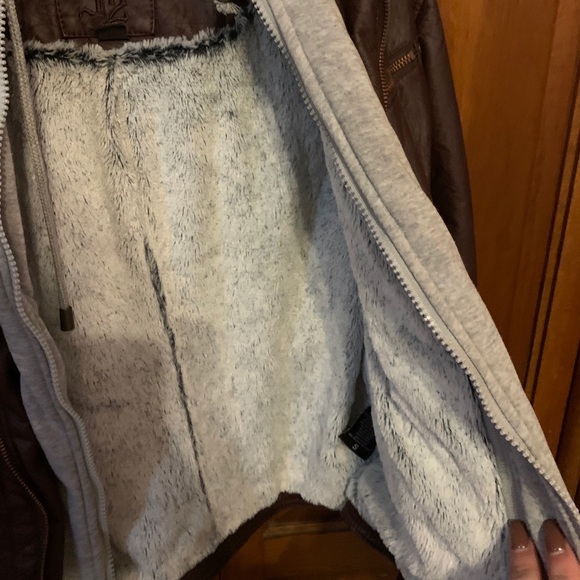 Leather Jacket - Picture 3 of 7